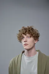 已获准使用的成年人示例照片